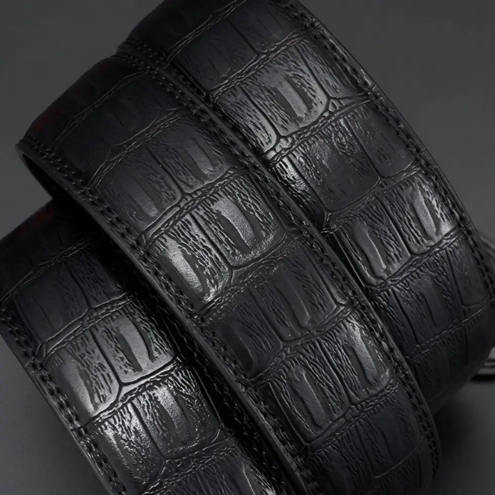 Black crocodile-patterned leather belt with eagle buckle for sophisticated style