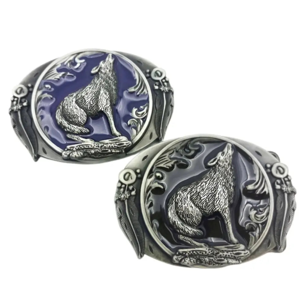 Wolf-themed oval belt buckle featuring a detailed howling wolf design
