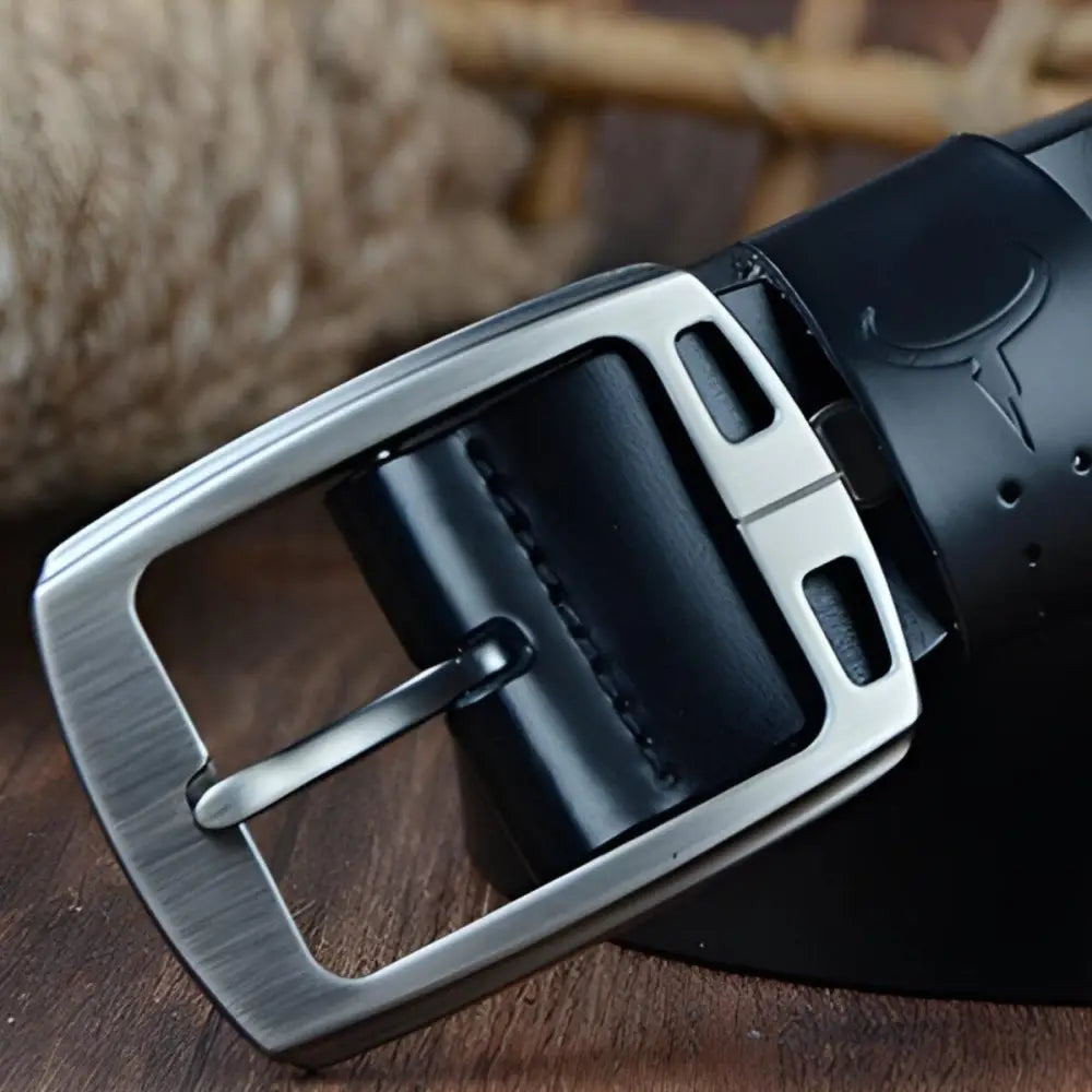 Black leather belt with brushed metal pin buckle for a casual leather belt look
