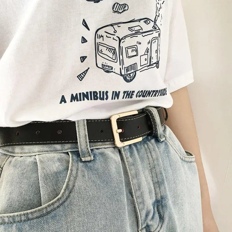 Benedicte Belt with Gold Buckle in Black Leather highlighting its stylish design