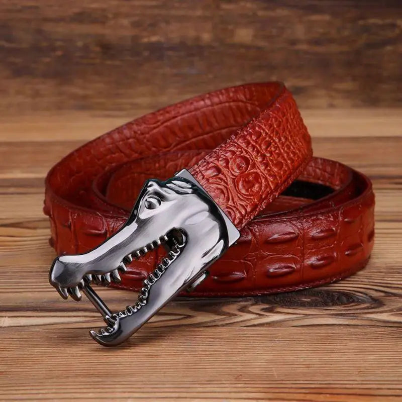 Yerik Model red crocodile-patterned belt with silver alligator buckle for stylish wear