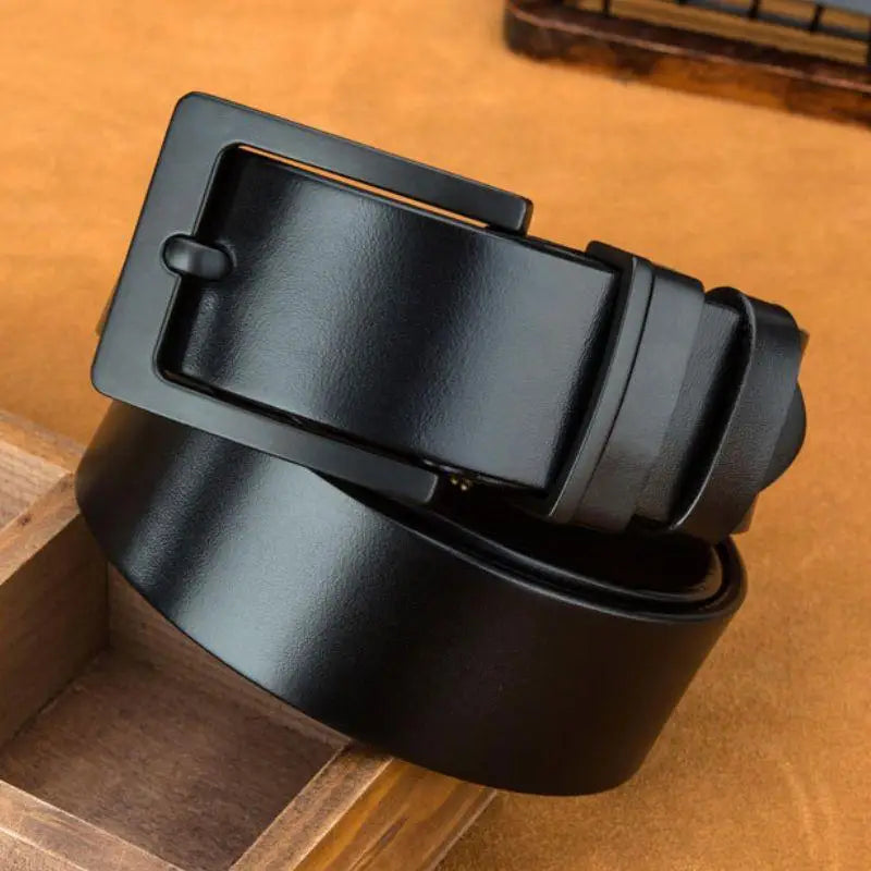 Black leather belt with a square matte black buckle for elegant style