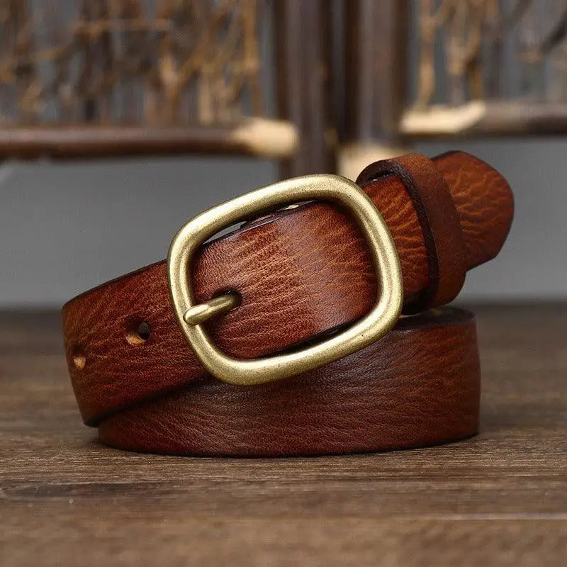 Claniuniu Belt in full-grain leather with brass buckle for stylish wear