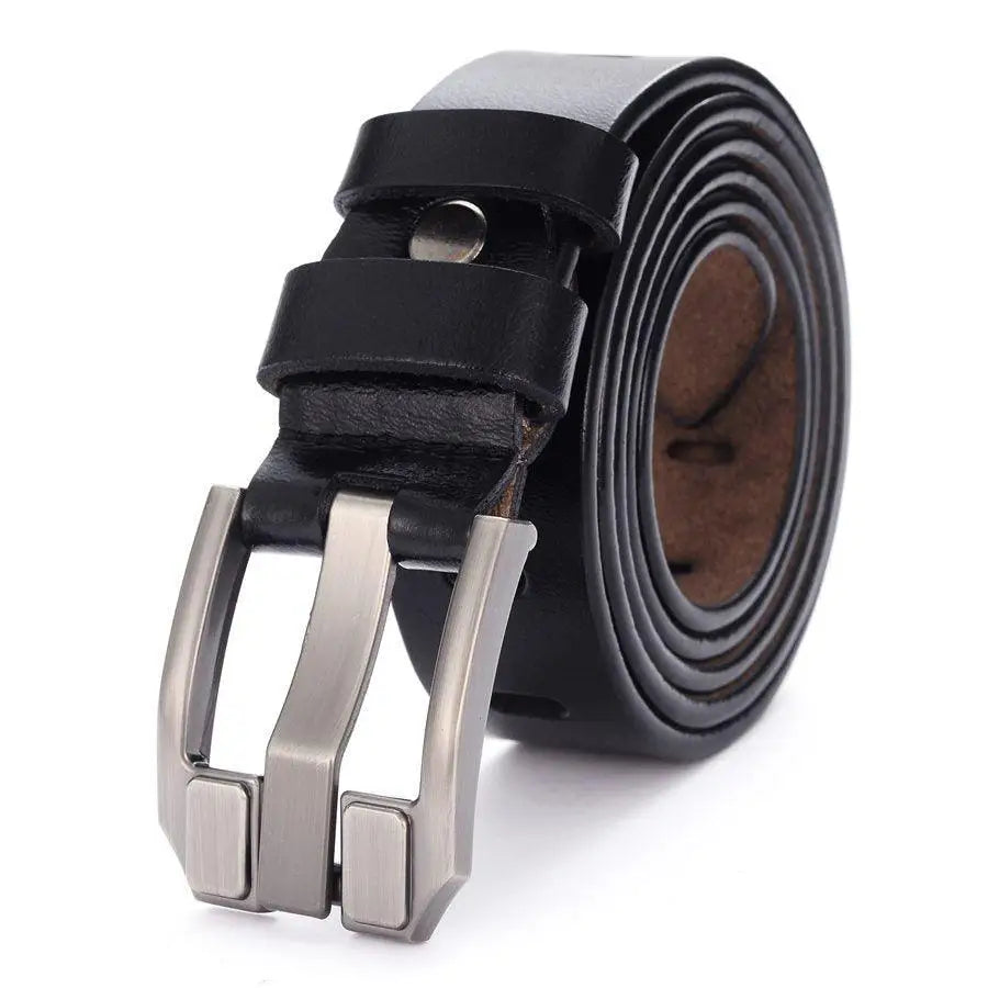 Rolled black leather belt with metal buckle from Gulisa leather for distressed denim shorts