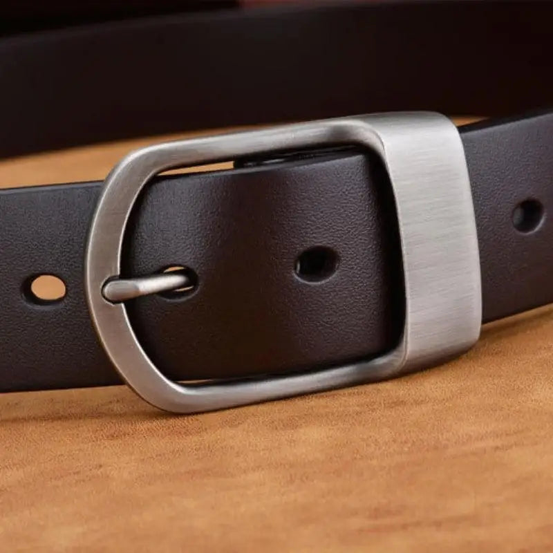 Domezio leather belt in burgundy or black with silver buckle for stylish wear