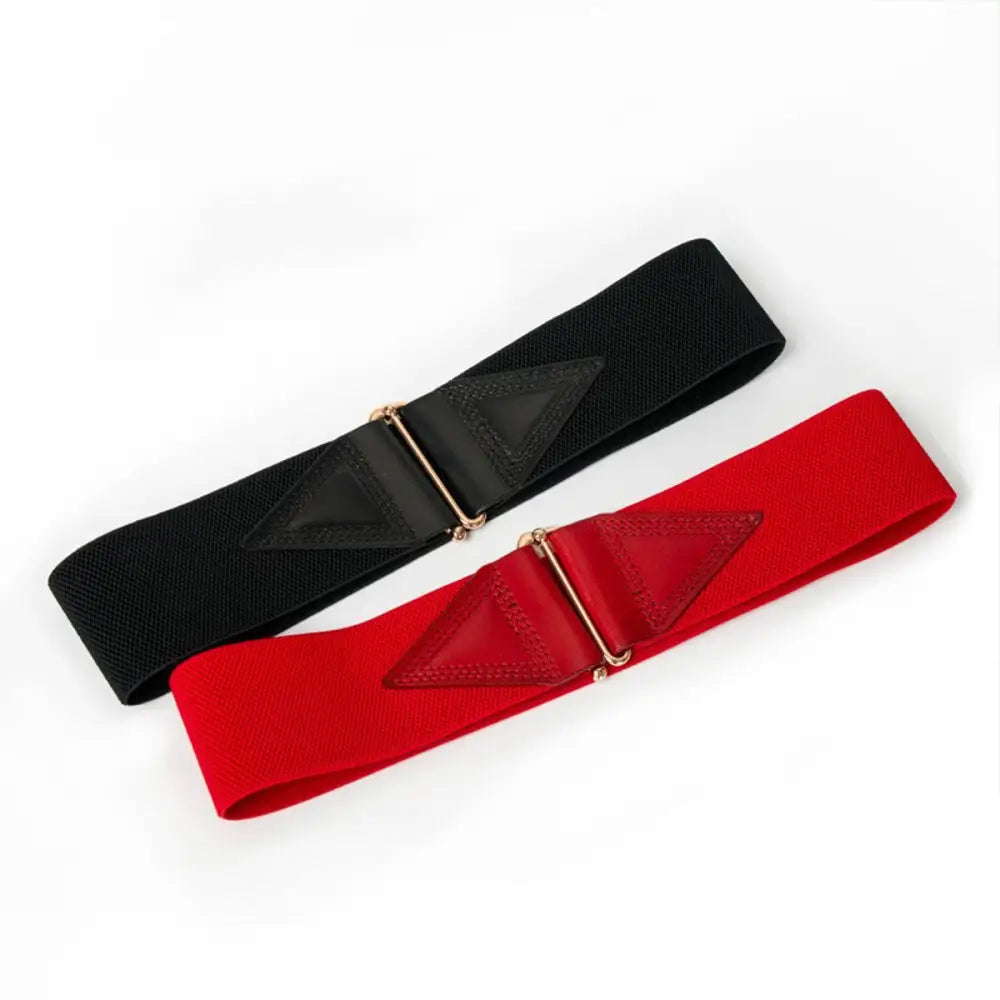 Elastic waist belts with Cassandra belt detail in the patterned sleeveless dress