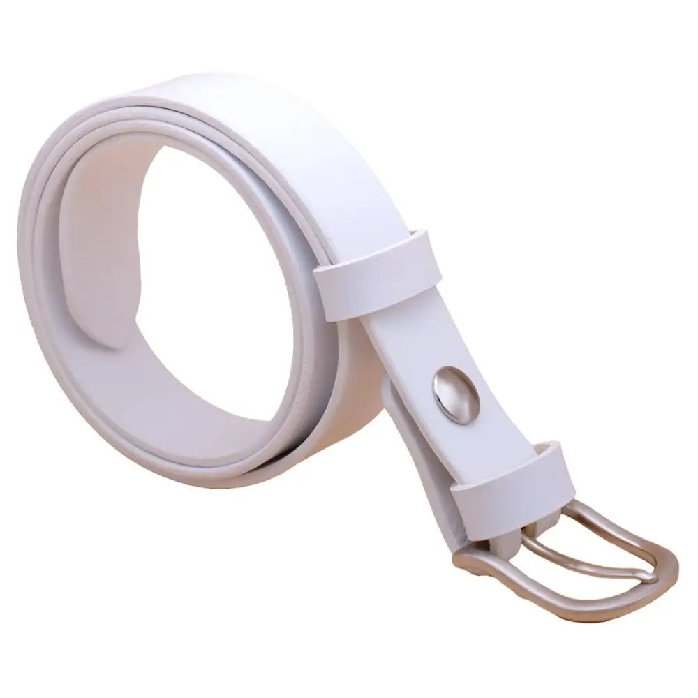 White full-grain leather belt with silver buckle for elegant men’s fashion accessory