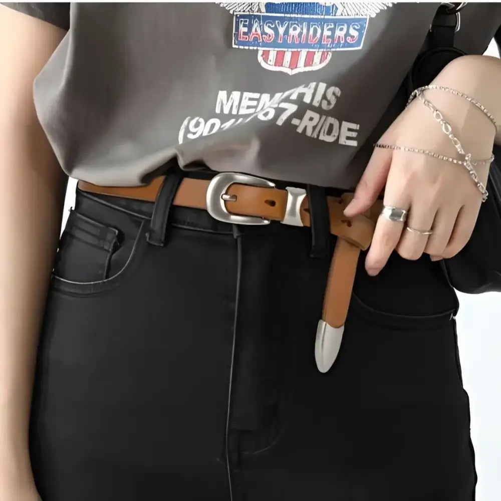 Genuine leather belt in brown with silver buckle and tip for stylish wear