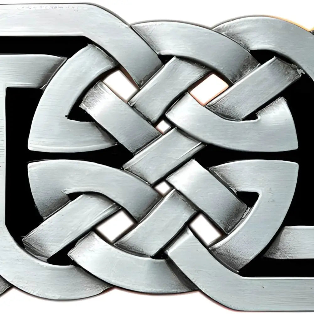 Silver Celtic knot on Olwen Model Celtic buckle belt for elegant wear