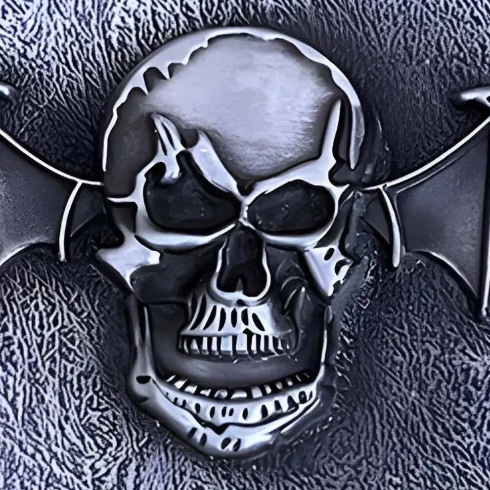 Silver skull with bat wings belt buckle for Gothic style fashion accessory