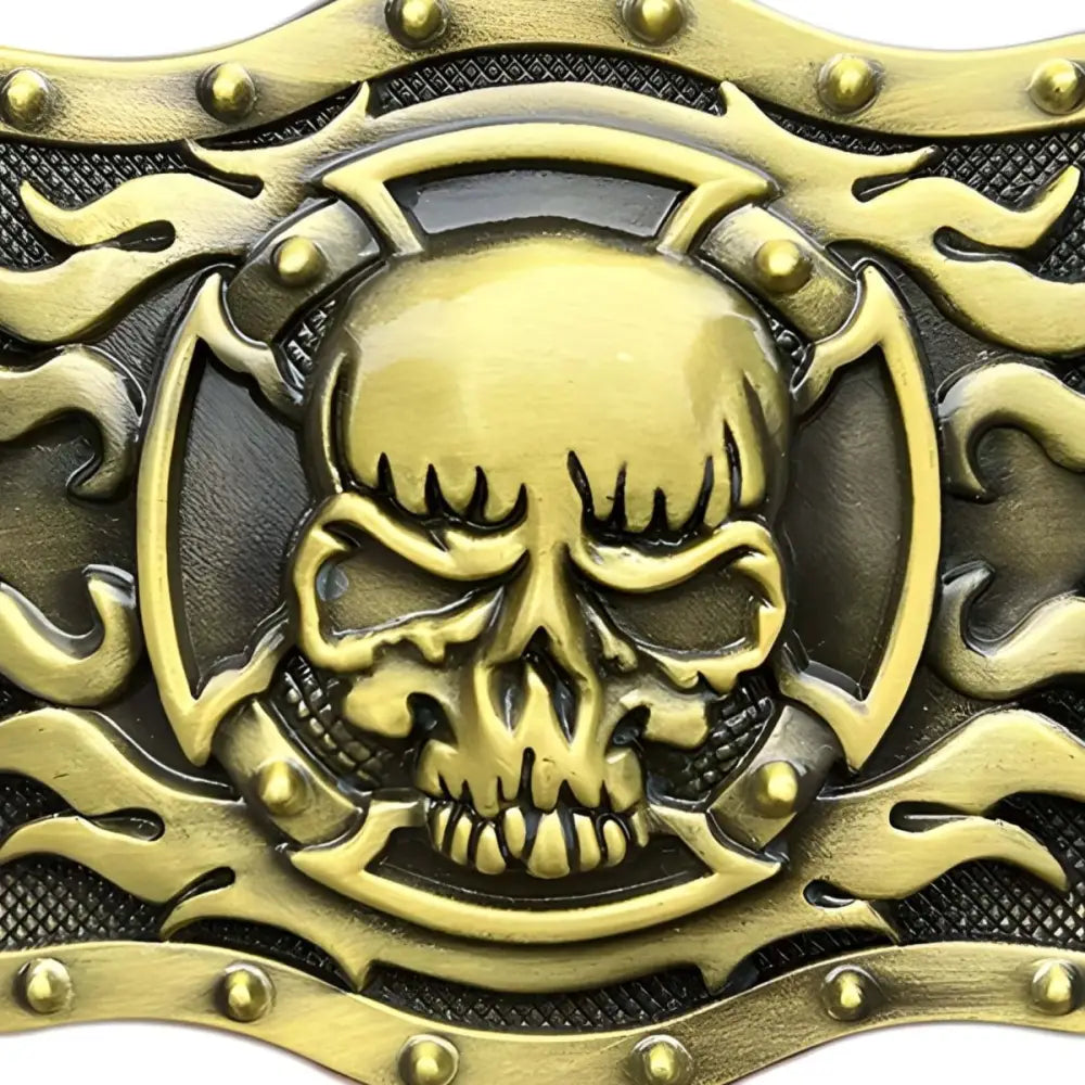 Ornate silver skull belt buckle with effet flamme design showcasing intricate craftsmanship