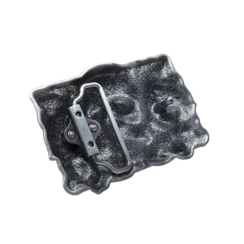 Silver triple skull belt buckle for a bold style, featuring a striking metal belt buckle design