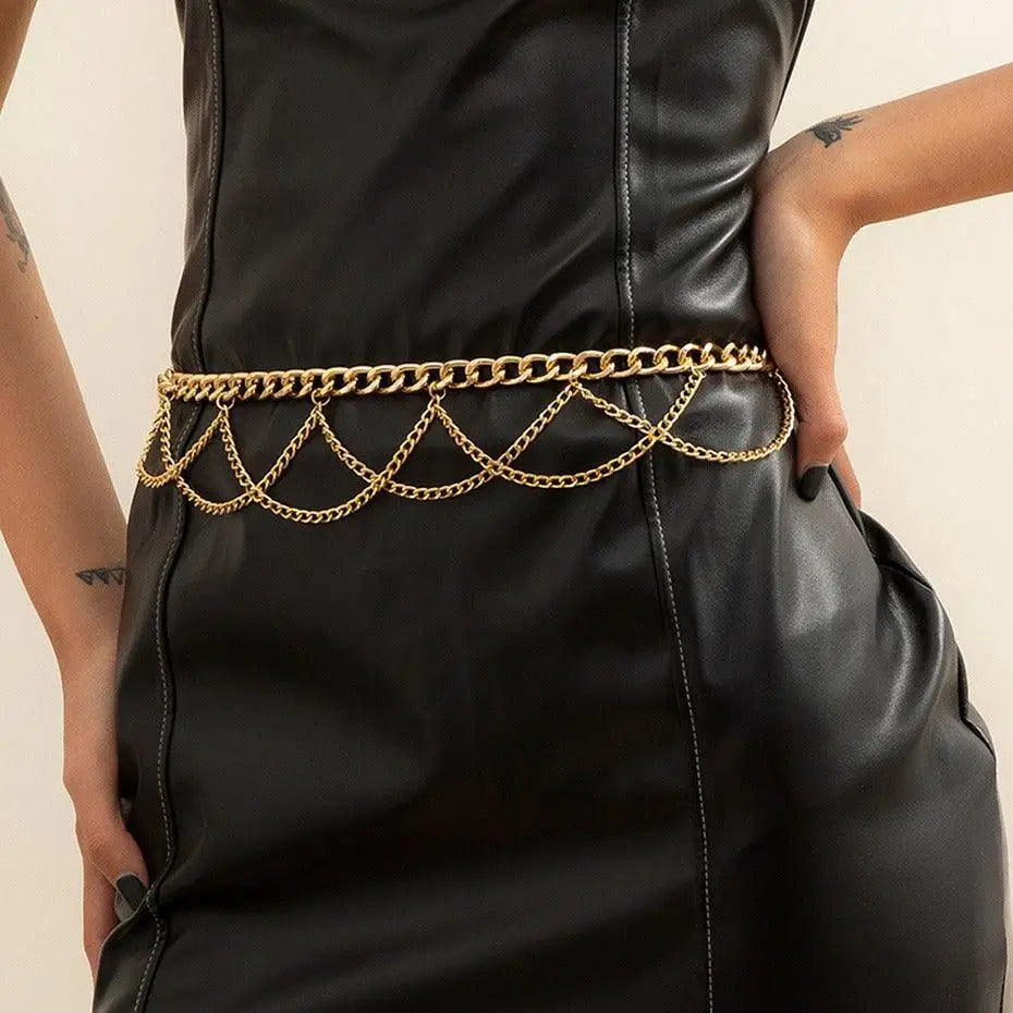 Pulledia Women’s Chain Belt in Gold enhancing personal style and women’s fashion