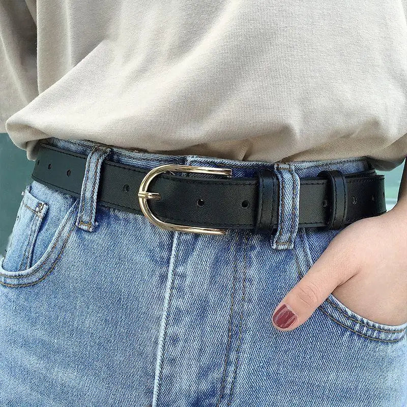 Charlotte Belt in black leather with gold buckle, stylish and durable accessory