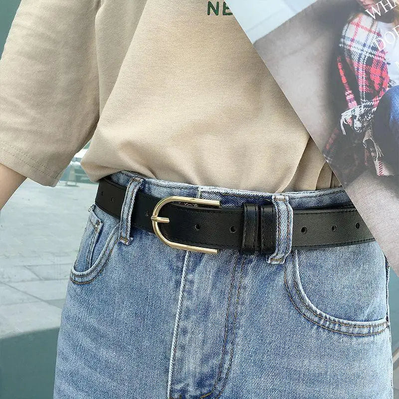 Charlotte Belt in black leather with gold buckle, stylish men’s accessory