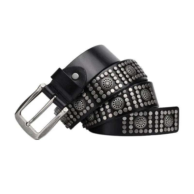 Black leather studded belt for Makan Model with metal buckle, stylish accessory