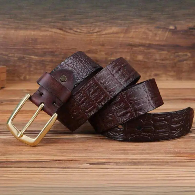 Brown leather crocodile-effect leather belt with gold buckle for stylish accessories