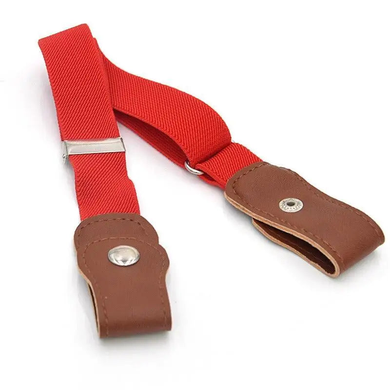 Red elastic suspenders with brown leather loops for feebles model denim shorts with sans boucle belt