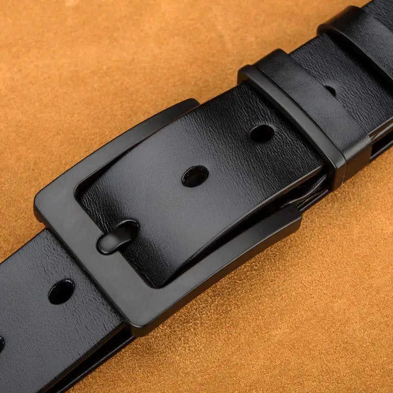 Black leather belt with a square matte black buckle for elegant style