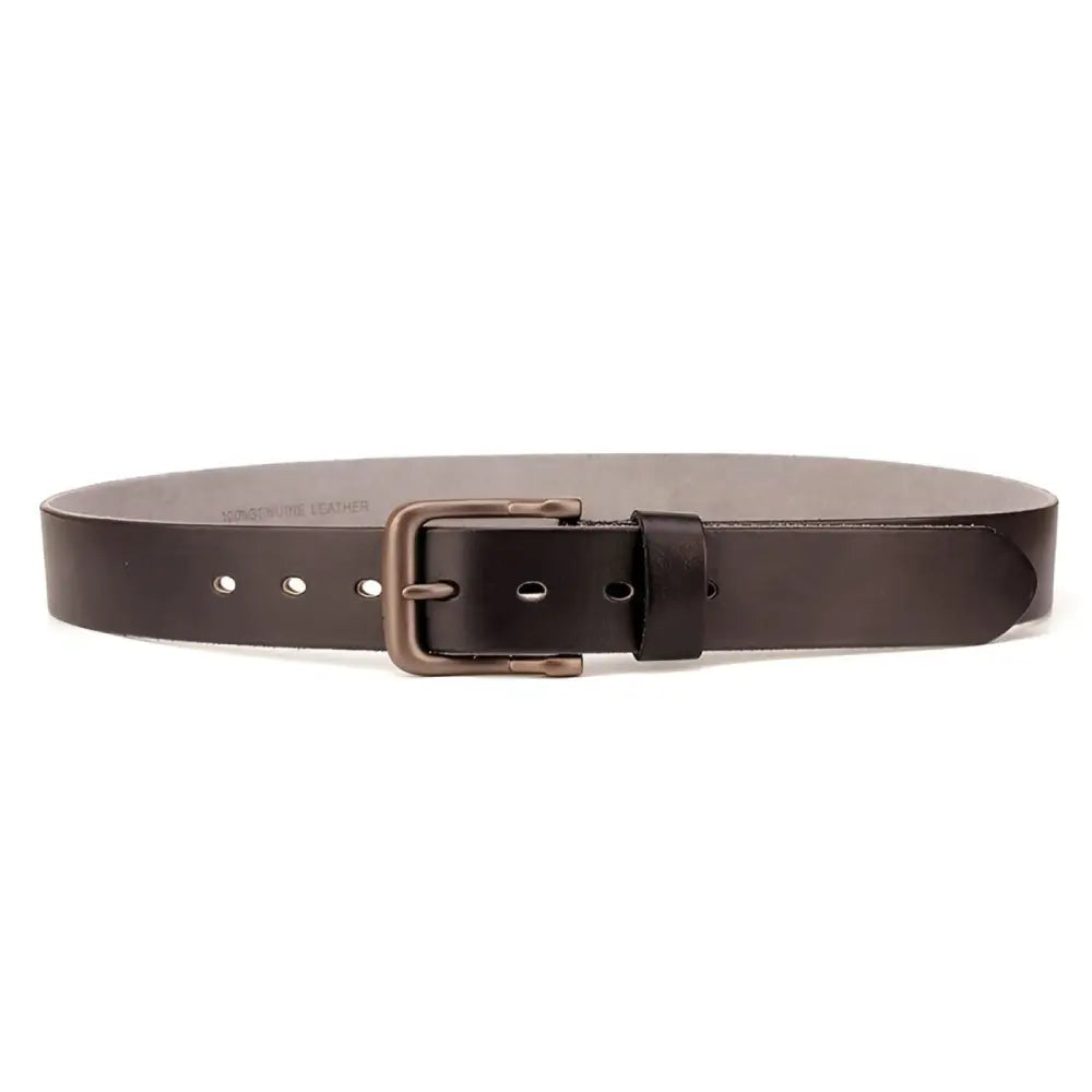 Brown leather belt with metal buckle for stylish men’s fashion