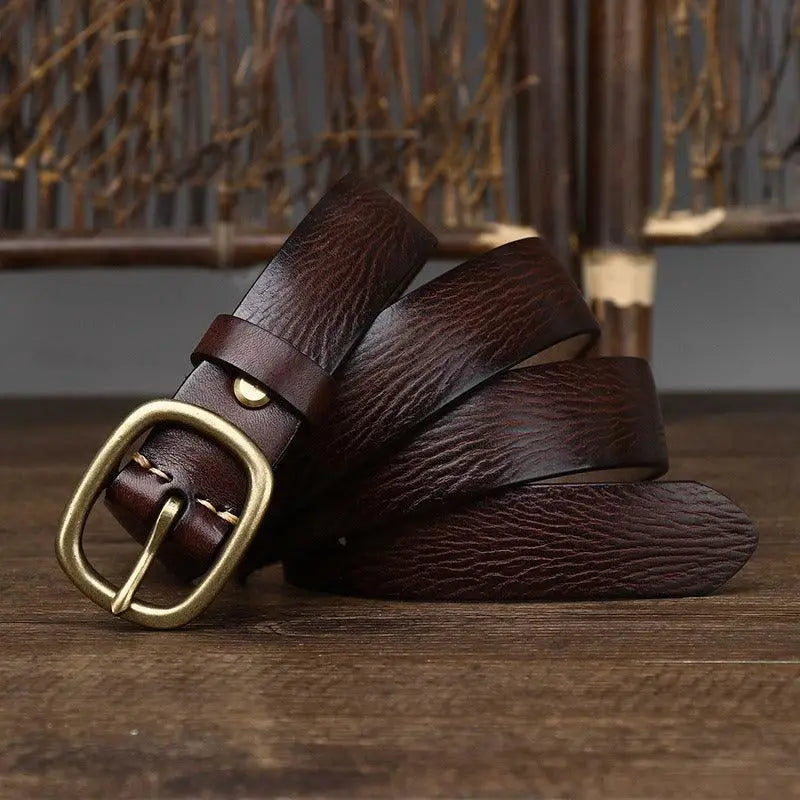 Claniuniu belt made of full-grain leather with brass buckle for stylish durability