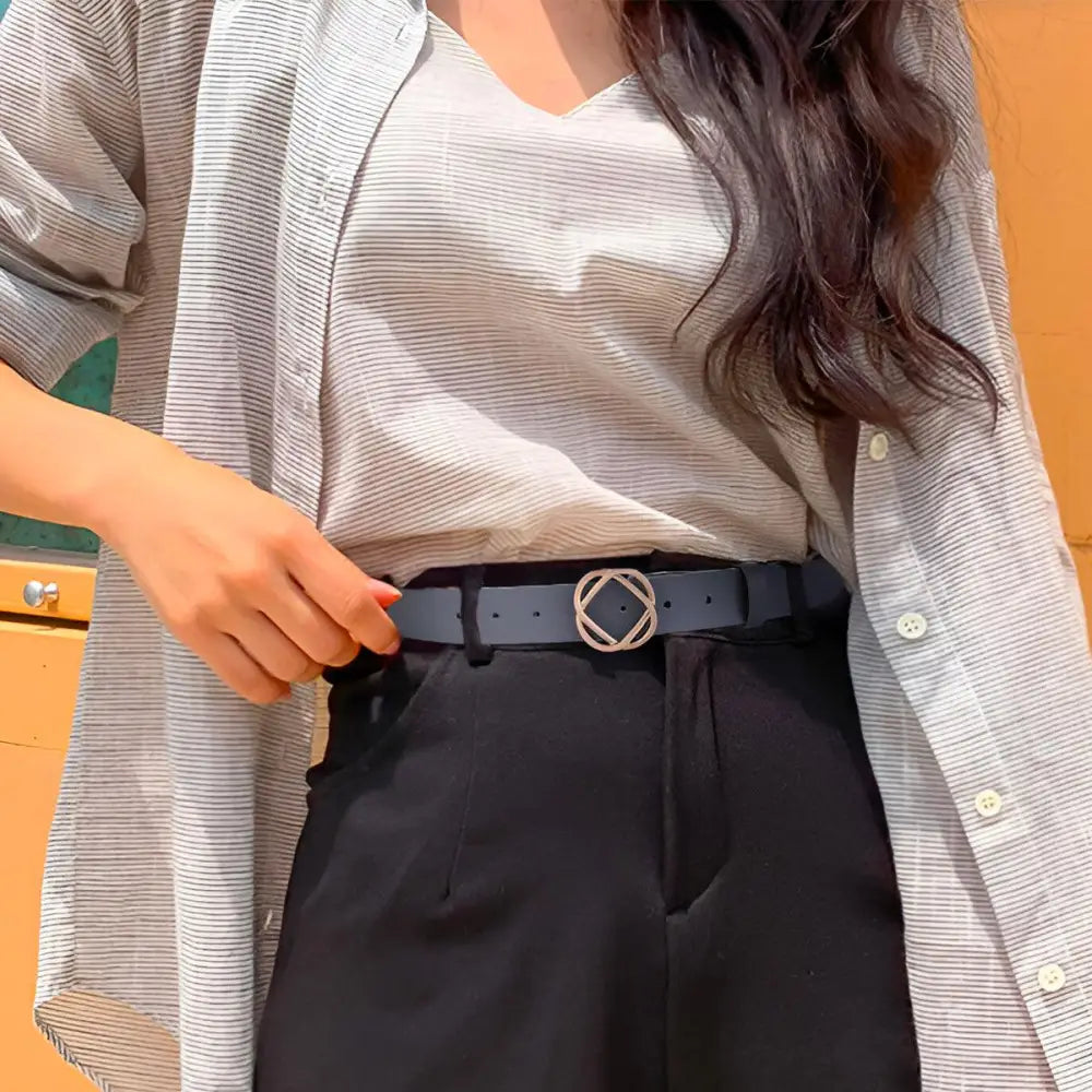 Genuine leather women’s belt with snap buckle and geometric buckle design