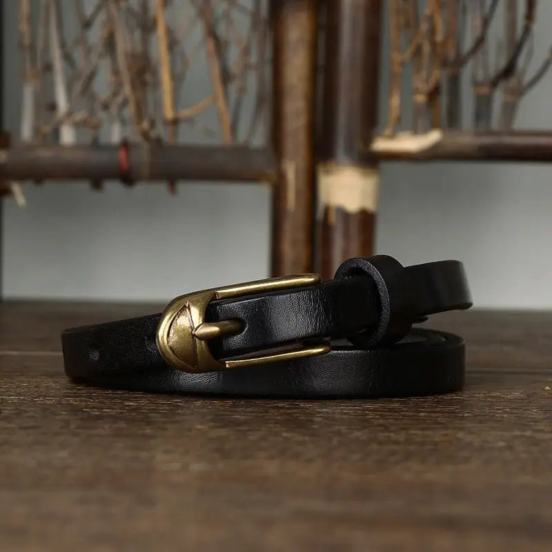 Black leather belt with brass buckleDesigned for style and durability