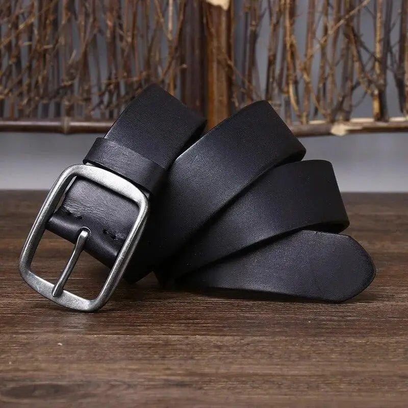Thanica men’s leather belt with silver buckle for stylish men’s wear