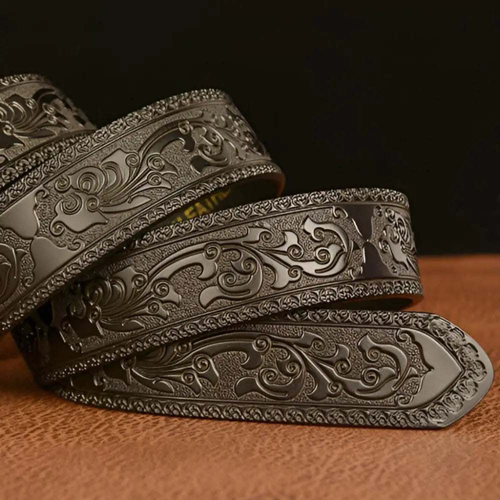 Embossed leather belt with wolf buckle showcasing Esprit Animal style and Ceinture Esprit