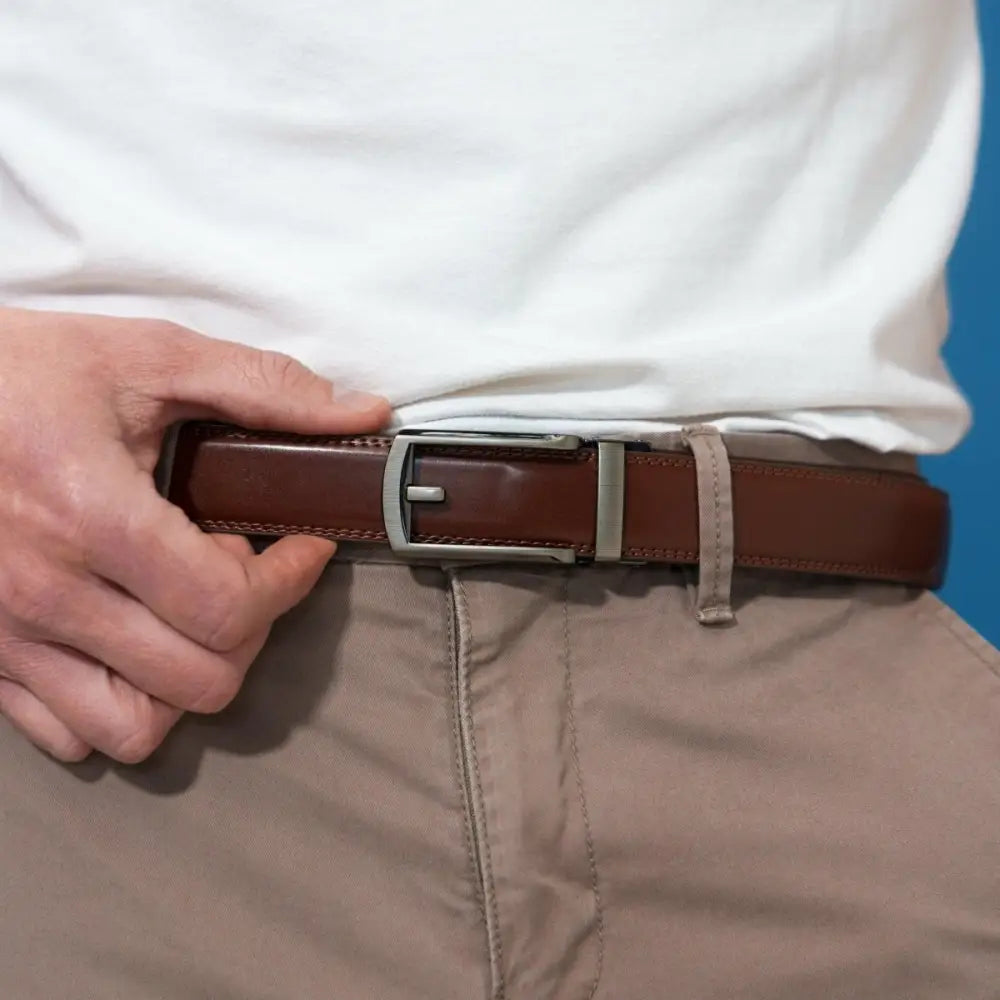 Winston Men’s Belt in brown leather with a robust metal buckle for stylish durability