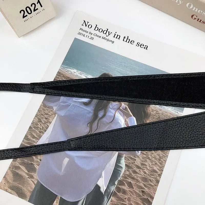 Black bag strap from the Velthuria Belt Collection in Leather and Faux Leather Styles