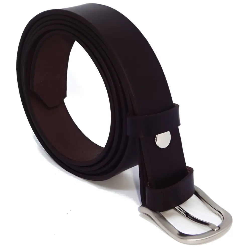 Full-grain leather belt with silver buckle in brown leather for classic style