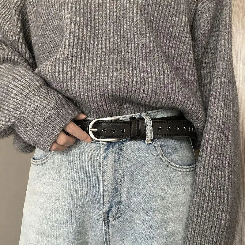 Tatiana Model black leather belt with U-shaped silver buckle for stylish accessories