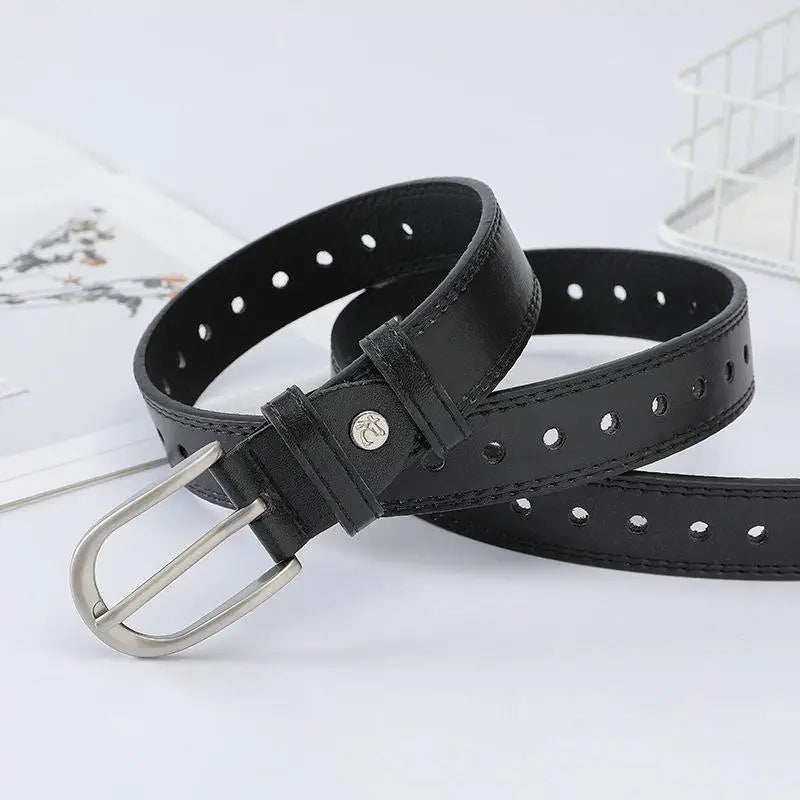 Tatiana Model black leather belt with U-shaped silver buckle for stylish fashion accessory