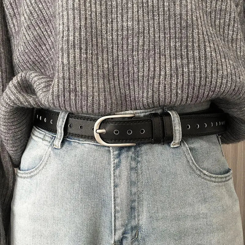 Tatiana Model black leather belt with U-shaped silver buckle for elegant style