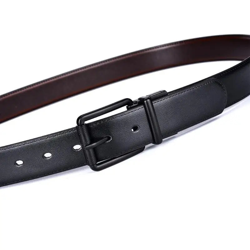 Reversible leather belt with square metal buckle, ideal for versatile wear