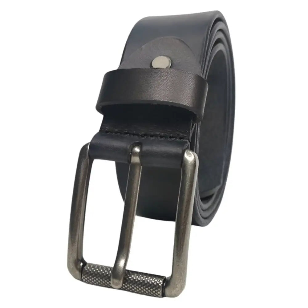 Full-grain leather belt with metal buckle in black for stylish men’s accessories