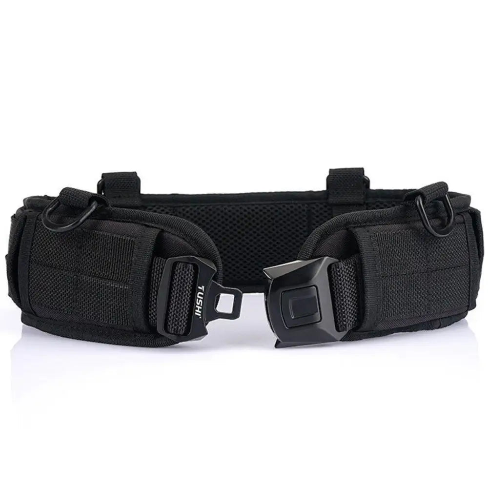 Skeggi Molle tactical belt in black with buckle and D-rings for versatile concealment