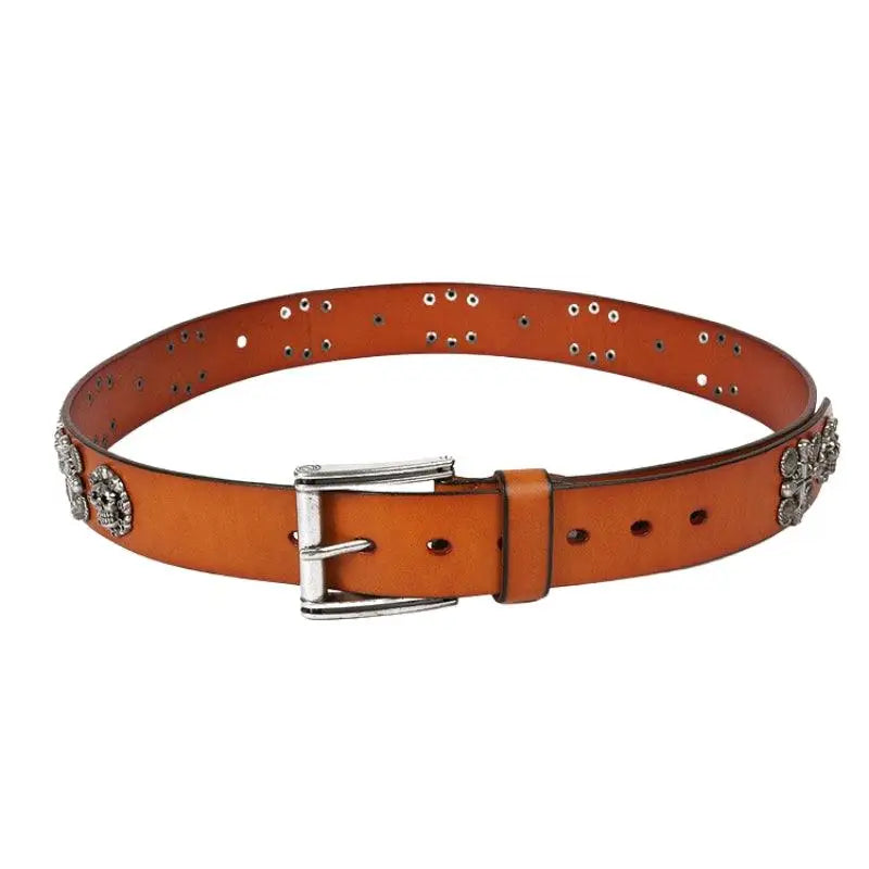 Kimo Belt with leather and skull embellishments featuring a silver buckle for a bold look