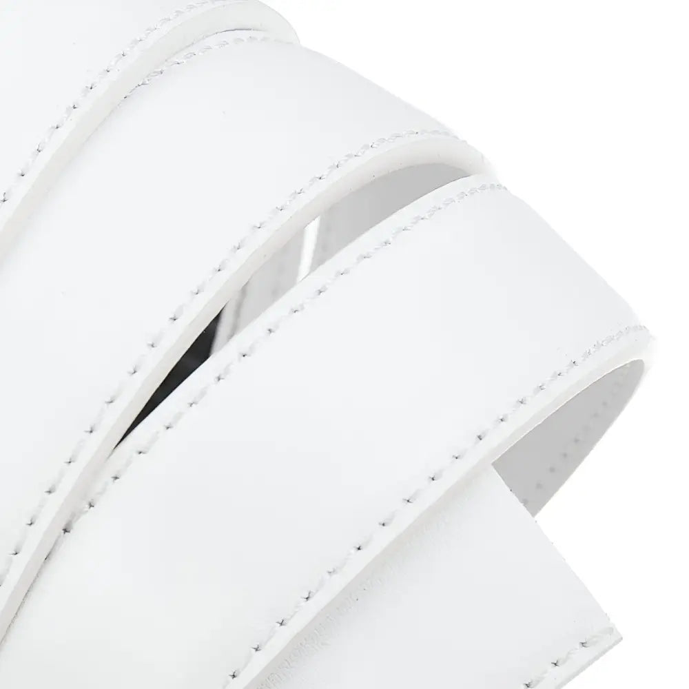 White leather belt showing refined aesthetics for stylish accessory enhancement