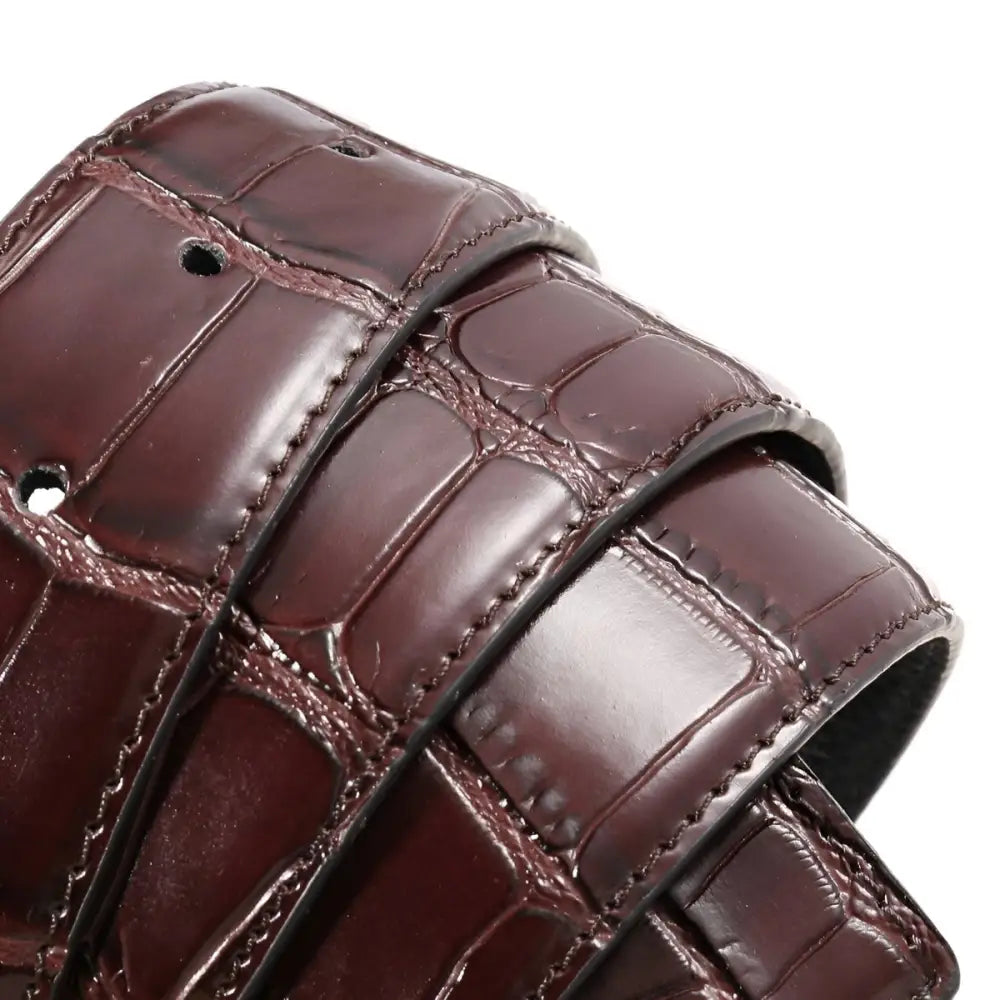 Brown crocodile-patterned colia leather belt with leather strap for sophisticated style