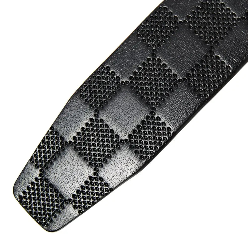 Black leather belt strap with diamond pattern for a stylish look in a leather belt