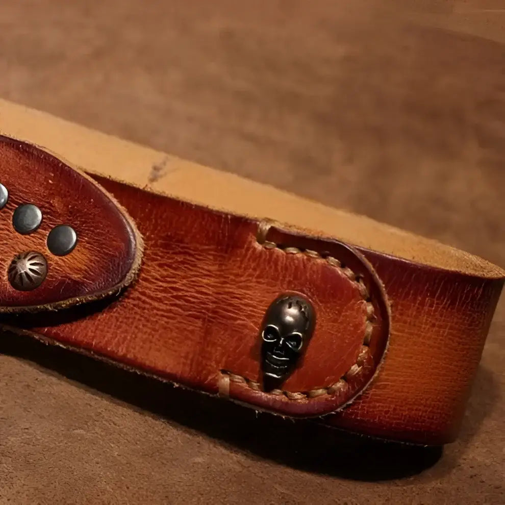 Lulia Model full-grain leather belt with skull embellishment for stylish accessories