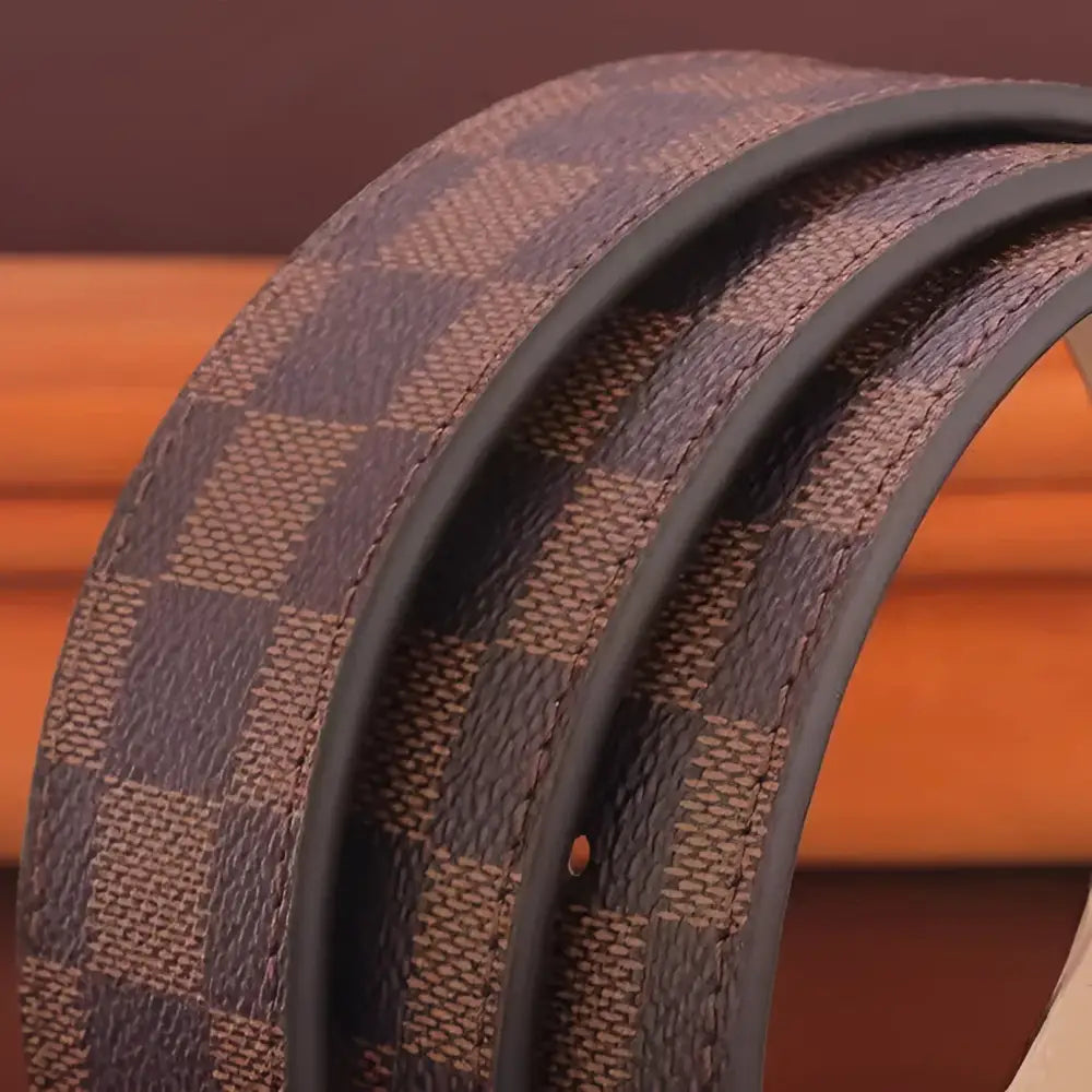 Brown checkered leather suit belt en cuir for versatile formal wear