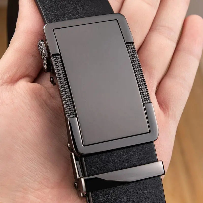 Black leather belt with boucle automatique and metal buckle for modèle Valentino collection