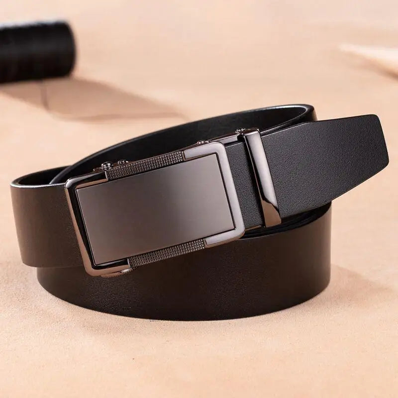 Black leather belt with boucle automatique buckle for modèle Valentino style