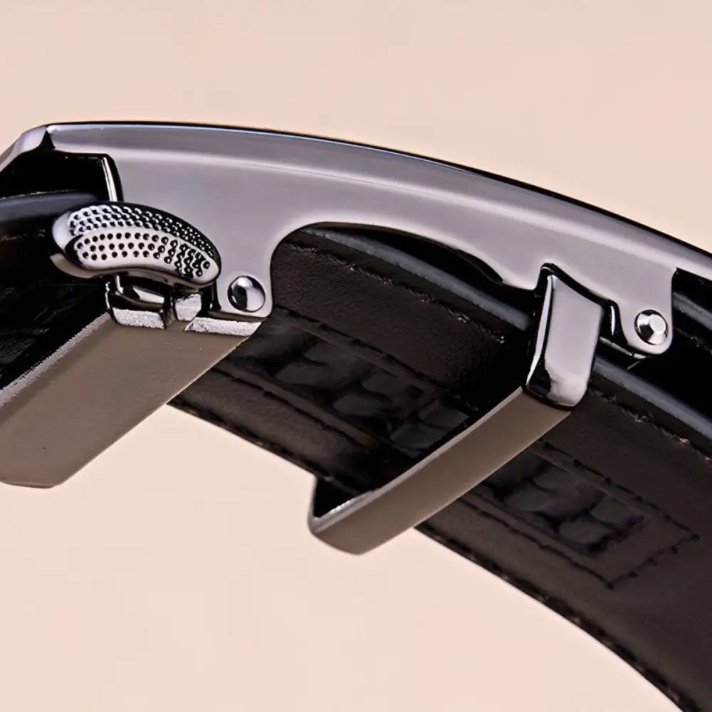 Riccardo full-grain leather belt with metal buckle for durable style