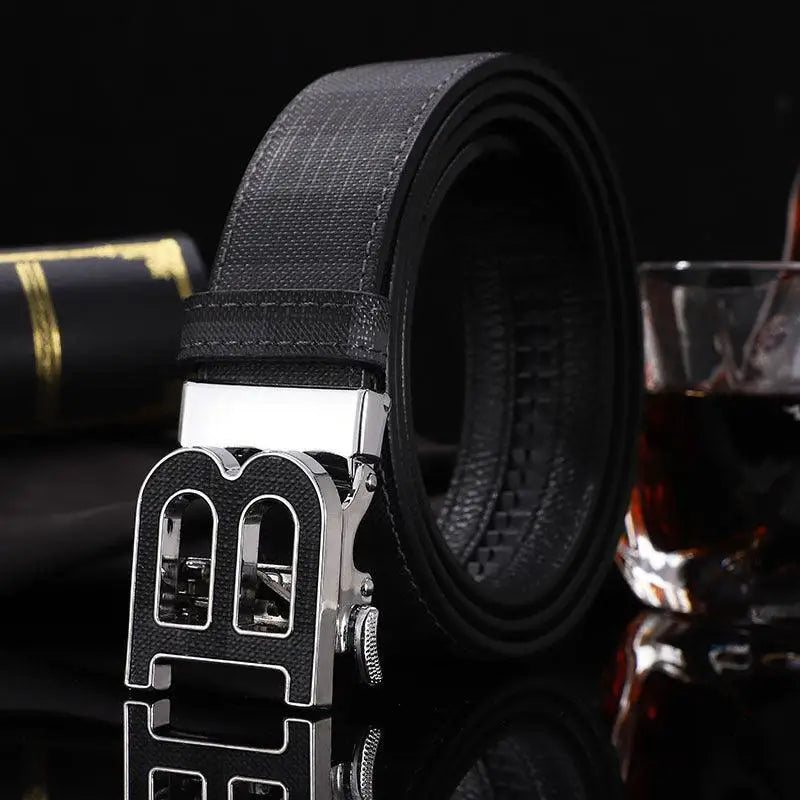 Black leather suit belt with silver B buckle, cuir pour homme en cuir pour homme