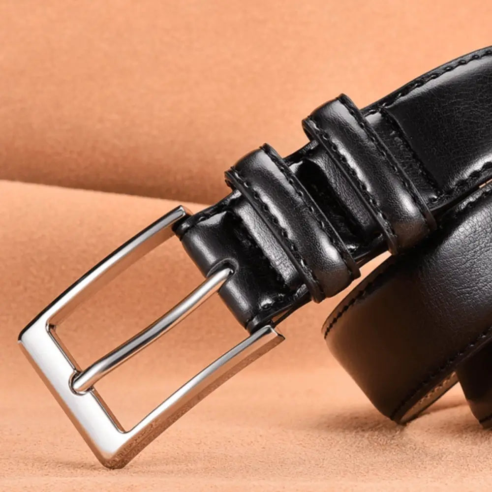 Jonathan Model leather belt with silver buckle in black for stylish fashion accessories
