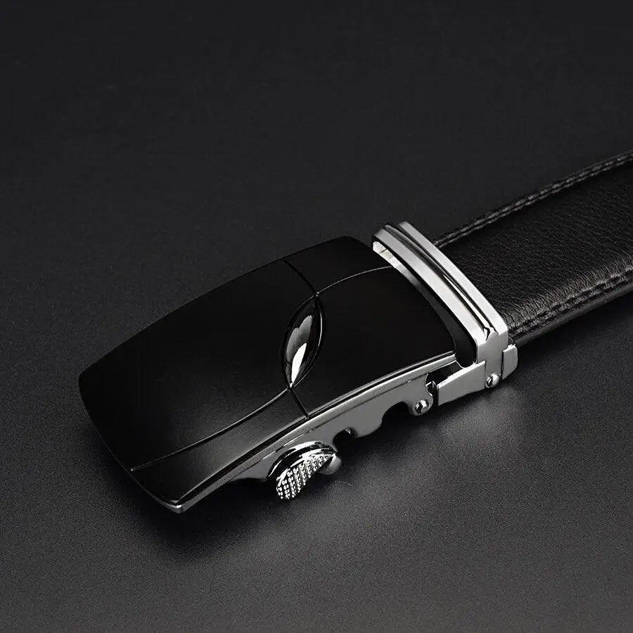 Black leather belt with a silver buckle for stylish men’s fashion accessory